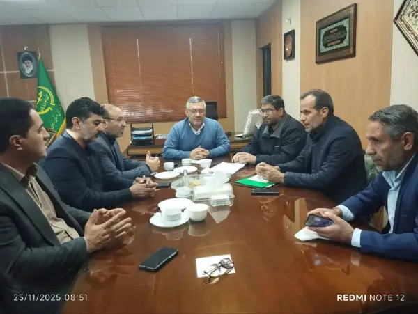 بررسی مسائل زمین صنعتگران در 